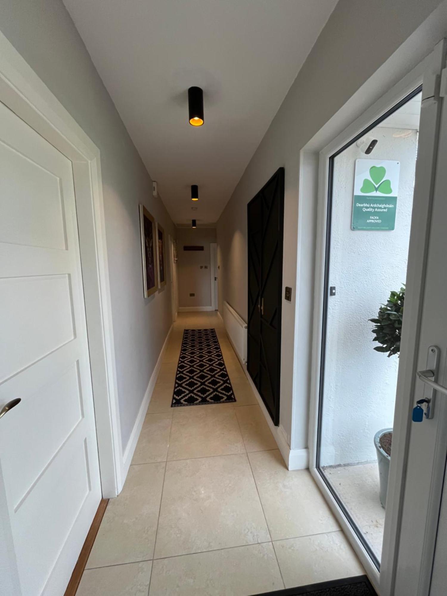 The Hillcrest, Luxury Accommodation In Castleblayney Town Bagian luar foto